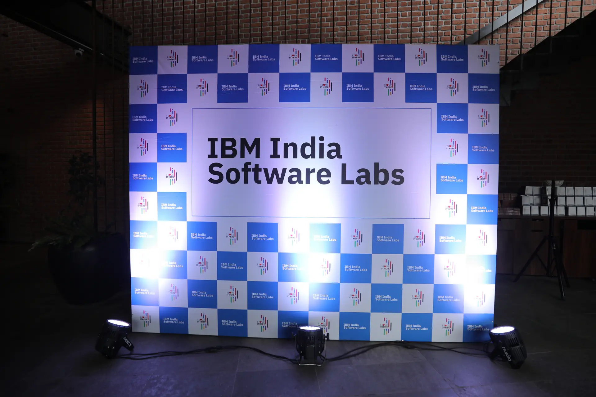 EXHIBITION DESIGN & MANAGEMENT